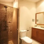 Seyne-sur-mer Avec Piscine Privee Et Commerces De Accessibles A Pied Apartmán *