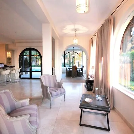 Seyne-sur-mer Avec Piscine Privee Et Commerces De Accessibles A Pied 아파트 라센느쉬르메르